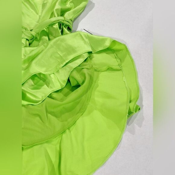 B. Darlin Satin Cowlneck Tiered Fit & Flare Mini Dress Lime Juniors Size 3/4 NWT - Picture 5 of 13